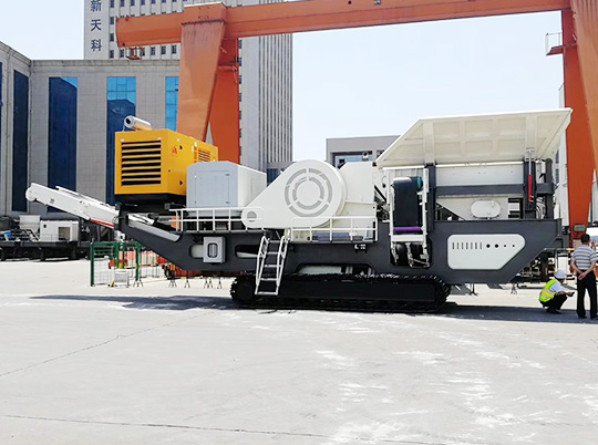 新型移動式破碎機  處理建筑垃圾中的實力擔(dān)當(dāng)